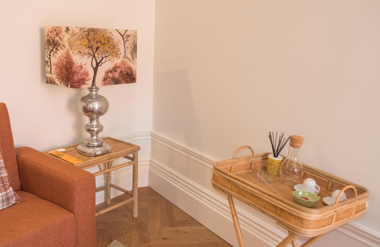 Boutique Rentals-Flores Chic In Historical Center Porto Exterior foto